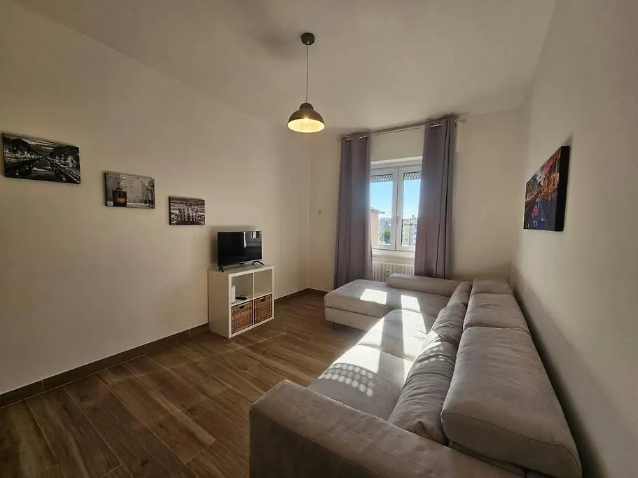 Panoramic Dream House Navigli Apartment Milan 0*,